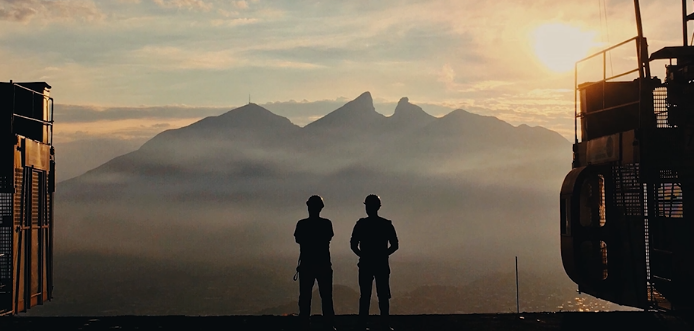 挺起钢铁脊梁 成就大国骄傲  澳森特钢集团携手埃克森美孚中国共创绿智钢铁未来