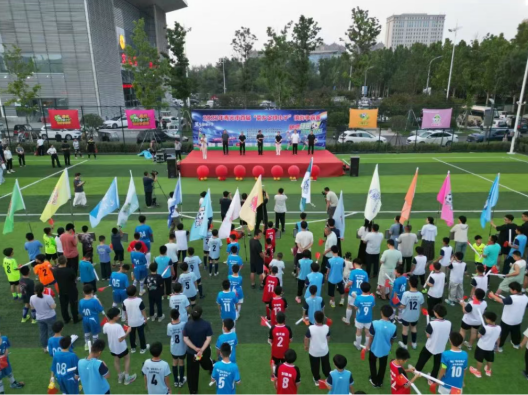 足球小子比赛搭台 镇街特色经济唱戏 寿光市首届“菜乡足球小子”镇街争霸赛激情开幕